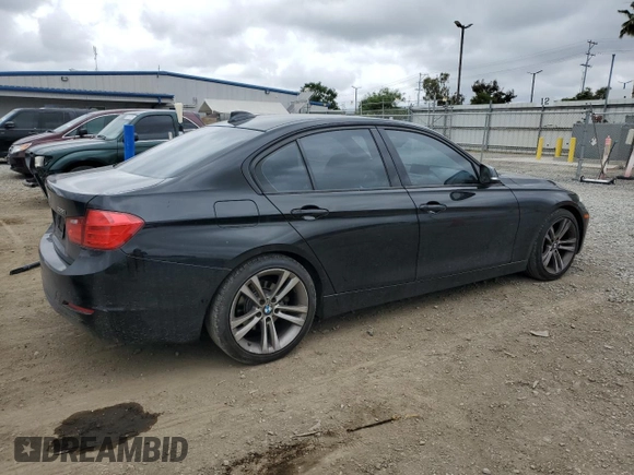 2014 BMW 3 Series 328i z VIN WBA3C1C56EK113073, wystawiony jako Copart lot #53875915 z przebiegiem 166 403 mil mil oraz Czysty tytuł • Clean title. Historia ofert i sprzedaży dostępna na DreamBid. Obrazek 3.