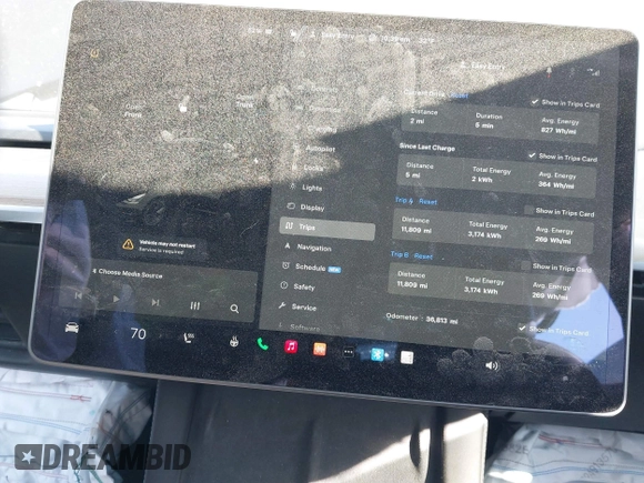 2021 Tesla Model 3 Standard Range Plus z VIN 5YJ3E1EA1MF059829, wystawiony jako IAAI lot #41700782 z przebiegiem 36 813 mil mil oraz . Historia ofert i sprzedaży dostępna na DreamBid. Obrazek 7.
