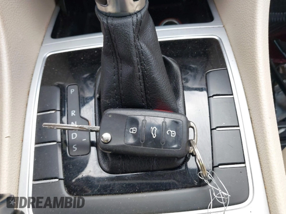 2012 Volkswagen Passat SE с VIN 1VWBP7A37CC095307, выставлен на аукционе IAAI как лот 42123857 с пробегом 140 041 миль миль и . История ставок и продаж доступна на DreamBid. Изображение 11.