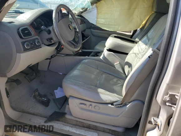 2007 Chevrolet Suburban LT with VIN 1GNFK16397J218901, listed as a Copart auction lot 55695095 with 301,359 mi miles and Non Repairable. Bid and sale history available at DreamBid. Image 7.