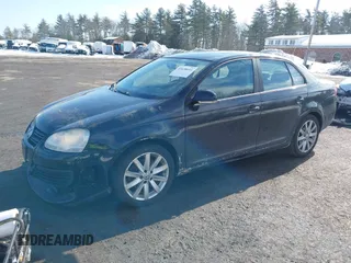 2010 Volkswagen Jetta Wolfsburg Edition с VIN 3VWRA7AJ0AM045102, выставлен на аукционе IAAI как лот 41638011 с пробегом 149 622 миль миль и . История ставок и продаж доступна на DreamBid. Изображение 2.