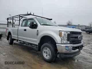 2019 Ford F-250 XL z VIN 1FT7X2B61KEF55620, wystawiony jako Copart lot #44321215 z przebiegiem 105 823 mil mil oraz Szkoda całkowita • Salvage title. Historia ofert i sprzedaży dostępna na DreamBid. Obrazek 4.