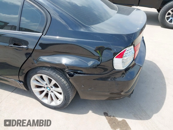 2011 BMW 3 Series 328i with VIN WBAPH7G55BNM59450, listed as a IAAI auction lot 41963667 with 178,946 mi miles. Bid and sale history available at carsss.com. Image 6.