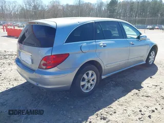 2007 Mercedes-Benz R-Class 3.5L with VIN 4JGCB65E77A049243, listed as a IAAI auction lot 41815589 with 192,182 mi miles. Bid and sale history available at carsss.com. Image 4.