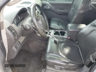 2006 Nissan Pathfinder SE z VIN 5N1AR18U76C662295, wystawiony jako Copart lot #53984805 z przebiegiem 314 037 mil mil oraz Szkody całkowita. Historia ofert i sprzedaży dostępna na DreamBid. Obrazek 7.