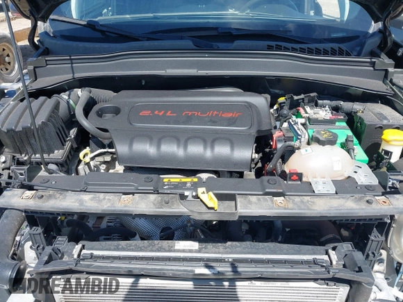 2018 Jeep Renegade Latitude with VIN ZACCJBBB8JPG82416, listed as a IAAI auction lot 41977023 with 75,092 mi miles and . Bid and sale history available at carsss.com. Image 10.
