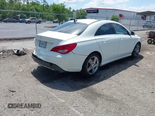 2017 Mercedes-Benz CLA 250 z VIN WDDSJ4EBXHN444076, wystawiony jako IAAI lot #42183176 z przebiegiem 121 385 mil mil oraz . Historia ofert i sprzedaży dostępna na DreamBid. Obrazek 4.