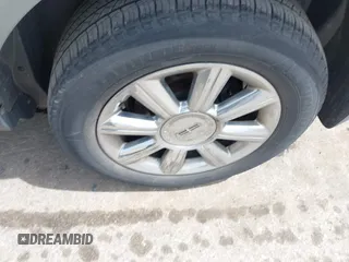 2007 Lincoln MKX with VIN 2LMDU68C77BJ15873, listed as a IAAI auction lot 42321790 with 293,869 mi miles and . Bid and sale history available at DreamBid. Image 12.