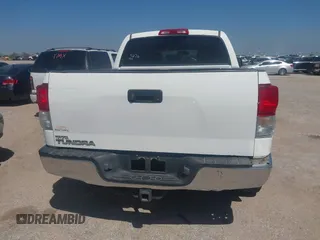 2011 Toyota Tundra z VIN 5TFEY5F18BX105276, wystawiony jako IAAI lot #41735082 z przebiegiem 221 992 mil mil oraz . Historia ofert i sprzedaży dostępna na DreamBid. Obrazek 16.