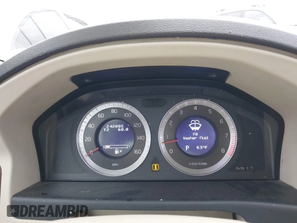 2010 Volvo XC70 3.2L with VIN YV4960BZ9A1078593, listed as a IAAI auction lot 42015234 with 242,005 mi miles and . Bid and sale history available at DreamBid. Image 7.