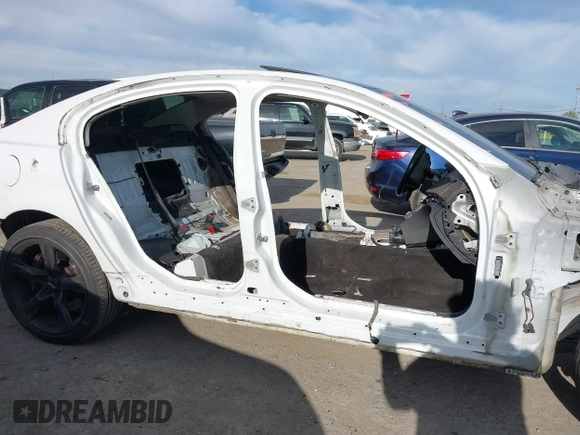 2014 Chevrolet SS with VIN 6G3F15RW6EL958354, listed as a IAAI auction lot 42011918 with Not provided miles and . Bid and sale history available at DreamBid. Image 14.