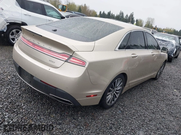 2017 Lincoln MKZ Select with VIN 3LN6L5C9XHR657825, listed as a IAAI auction lot 41950371 with 47,637 mi miles. Bid and sale history available at carsss.com. Image 4.