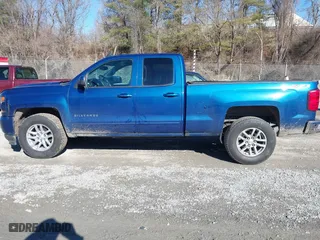 2018 Chevrolet Silverado 1500 LT with VIN 1GCVKRECXJZ240967, listed as a IAAI auction lot 41652784 with 92,395 mi miles. Bid and sale history available at carsss.com. Image 14.