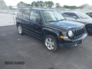 2014 Jeep Patriot Latitude z VIN 1C4NJPFB9ED549989, wystawiony jako IAAI lot #42656294 z przebiegiem 89 945 mil mil oraz . Historia ofert i sprzedaży dostępna na DreamBid. Obrazek 1.