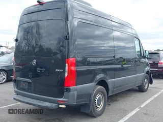 2019 Mercedes-Benz Sprinter Passenger z VIN WDZPF0CD3KP130537, wystawiony jako IAAI lot #42052916 z przebiegiem 192 310 mil mil oraz . Historia ofert i sprzedaży dostępna na DreamBid. Obrazek 4.
