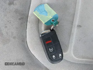 2021 Jeep Renegade Islander z VIN ZACNJDBB3MPN34082, wystawiony jako IAAI lot #42428528 z przebiegiem 71 342 mil mil oraz . Historia ofert i sprzedaży dostępna na DreamBid. Obrazek 11.