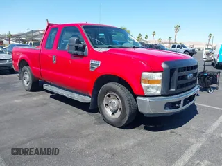 2008 Ford F-250 XL z VIN 1FTNX20558EC07054, wystawiony jako IAAI lot #42521159 z przebiegiem 307 228 mil mil oraz . Historia ofert i sprzedaży dostępna na DreamBid. Obrazek 1.