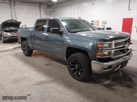 2014 Chevrolet Silverado 1500 LT with VIN 3GCUKREC5EG308691, listed as a IAAI auction lot 41698256 with 204,499 mi miles. Bid and sale history available at carsss.com. Image 1.