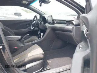2019 Hyundai Veloster Turbo z VIN KMHTH6AB4KU011518, wystawiony jako IAAI lot #42037553 z przebiegiem 134 250 mil mil oraz . Historia ofert i sprzedaży dostępna na DreamBid. Obrazek 5.