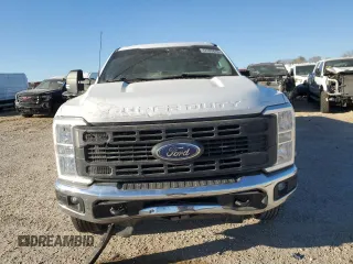 2023 Ford F-250 XL with VIN 1FT7W2BA3PEE18810, listed as a Copart auction lot 42390845 with 59,286 mi miles and Salvage title. Bid and sale history available at DreamBid. Image 5.