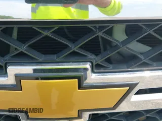 2013 Chevrolet Silverado 2500HD LTZ z VIN 1GC1KYC85DF160067, wystawiony jako IAAI lot #42347941 z przebiegiem 206 913 mil mil oraz . Historia ofert i sprzedaży dostępna na DreamBid. Obrazek 19.