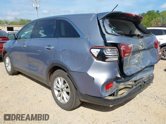 2020 Kia Sorento S z VIN 5XYPG4A57LG667674, wystawiony jako IAAI lot #41956371 z przebiegiem 103 976 mil mil oraz . Historia ofert i sprzedaży dostępna na DreamBid. Obrazek 3.