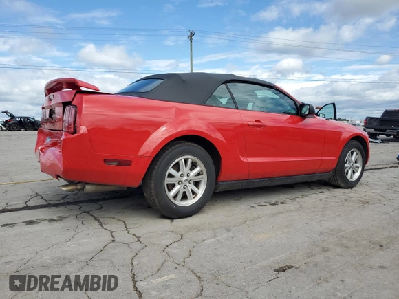 2006 Ford Mustang Standard z VIN 1ZVFT84N465105137, wystawiony jako Copart lot #57485245 z przebiegiem 84 618 mil mil oraz Szkoda całkowita • Salvage title. Historia ofert i sprzedaży dostępna na DreamBid. Obrazek 3.