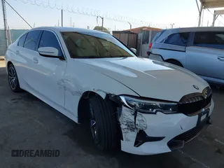 2021 BMW 3 Series 330i z VIN 3MW5R1J01M8B73115, wystawiony jako IAAI lot #42142549 z przebiegiem 43 206 mil mil oraz . Historia ofert i sprzedaży dostępna na DreamBid. Obrazek 1.