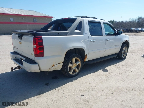 2007 Chevrolet Avalanche LTZ with VIN 3GNFK12347G281010, listed as a IAAI auction lot 42069798 with 203,042 mi miles. Bid and sale history available at carsss.com. Image 4.