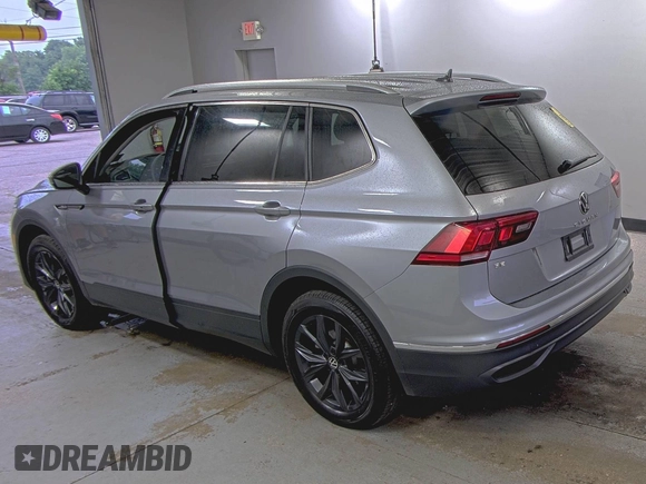 2024 Volkswagen Tiguan SE with VIN 3VV3B7AX5RM084940, listed as a IAAI auction lot 42774152 with 19,747 mi miles and . Bid and sale history available at DreamBid. Image 6.