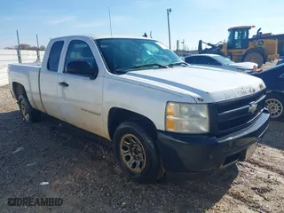 2008 Chevrolet Silverado 1500 LT w/1LT with VIN 2GCEC19C881269623, listed as a IAAI auction lot 41383949 with 431,928 mi miles. Bid and sale history available at carsss.com. Image 1.