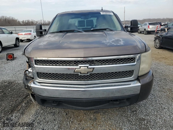 2008 Chevrolet Silverado 1500 LT w/1LT with VIN 2GCEK13M181168234, listed as a Copart auction lot 44300925 with 294,154 mi miles and Salvage Title. Bid and sale history available at carsss.com. Image 5.
