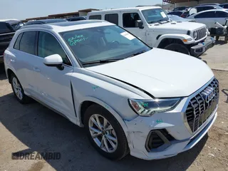 2024 Audi Q3 S line Premium z VIN WA1DECF37R1044715, wystawiony jako IAAI lot #42245664 z przebiegiem 36 235 mil mil oraz . Historia ofert i sprzedaży dostępna na DreamBid. Obrazek 1.