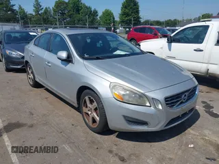 2012 Volvo S60 T5 with VIN YV1622FS2C2132057, listed as a IAAI auction lot 42578185 with 103,657 mi miles and . Bid and sale history available at DreamBid. Image 1.
