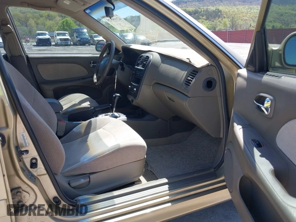 2004 Hyundai Sonata with VIN KMHWF25S94A048669, listed as a IAAI auction lot 42109535 with 157,687 mi miles. Bid and sale history available at carsss.com. Image 5.