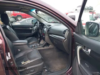 2012 Kia Sorento EX with VIN 5XYKU4A20CG200895, listed as a IAAI auction lot 41631262 with 176,997 mi miles. Bid and sale history available at carsss.com. Image 5.