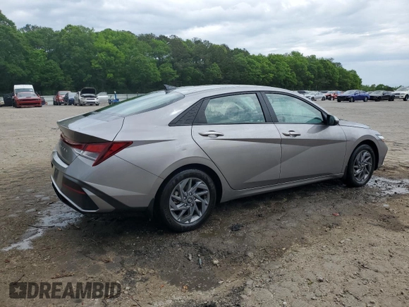 2024 Hyundai Elantra SEL z VIN KMHLM4DG7RU706206, wystawiony jako Copart lot #54076825 z przebiegiem 41 584 mil mil oraz Szkoda całkowita • Salvage title. Historia ofert i sprzedaży dostępna na DreamBid. Obrazek 3.
