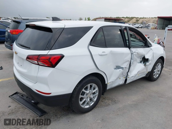 2024 Chevrolet Equinox LS z VIN 3GNAXHEG4RL217496, wystawiony jako IAAI lot #41932850 z przebiegiem 26 583 mil mil oraz . Historia ofert i sprzedaży dostępna na DreamBid. Obrazek 4.