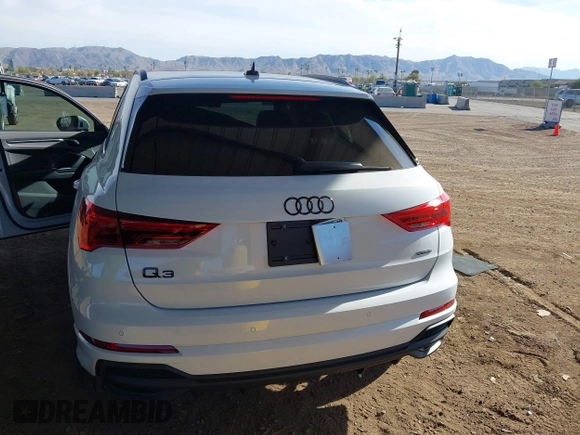2024 Audi Q3 S line Premium Plus z VIN WA1EECF33R1112786, wystawiony jako IAAI lot #41611539 z przebiegiem 6372 mil mil oraz . Historia ofert i sprzedaży dostępna na DreamBid. Obrazek 15.