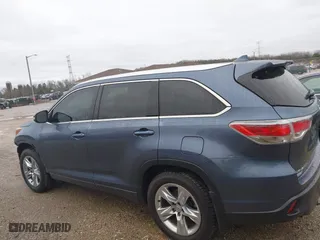 2015 Toyota Highlander Limited with VIN 5TDDKRFH6FS092511, listed as a IAAI auction lot 42082706 with 137,384 mi miles. Bid and sale history available at carsss.com. Image 15.