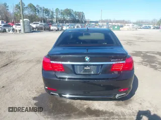 2011 BMW 7 Series 750Li xDrive with VIN WBAKC8C53BC433865, listed as a IAAI auction lot 41823357 with 122,476 mi miles. Bid and sale history available at carsss.com. Image 16.
