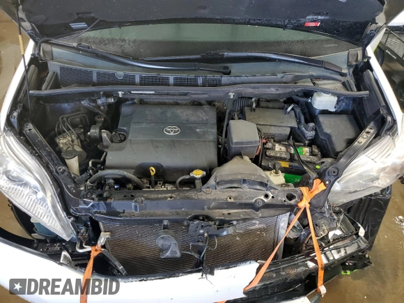 2015 Toyota Sienna XLE с VIN 5TDYK3DC9FS601304, выставлен на аукционе Copart как лот 51118295 с пробегом 153 121 миль миль и Списание • Salvage title. История ставок и продаж доступна на DreamBid. Изображение 12.