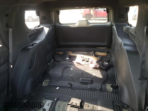 2023 Chevrolet Tahoe Commercial z VIN 1GNSKLED8PR181443, wystawiony jako Copart lot #58141565 z przebiegiem 39 341 mil mil oraz Szkoda całkowita • Salvage title. Historia ofert i sprzedaży dostępna na DreamBid. Obrazek 10.