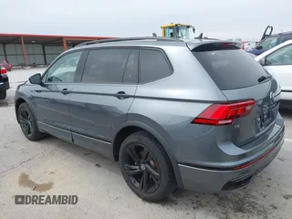 2023 Volkswagen Tiguan SE R-Line Black с VIN 3VVCB7AX5PM039767, выставлен на аукционе IAAI как лот 42014072 с пробегом 18 424 миль миль и . История ставок и продаж доступна на DreamBid. Изображение 15.