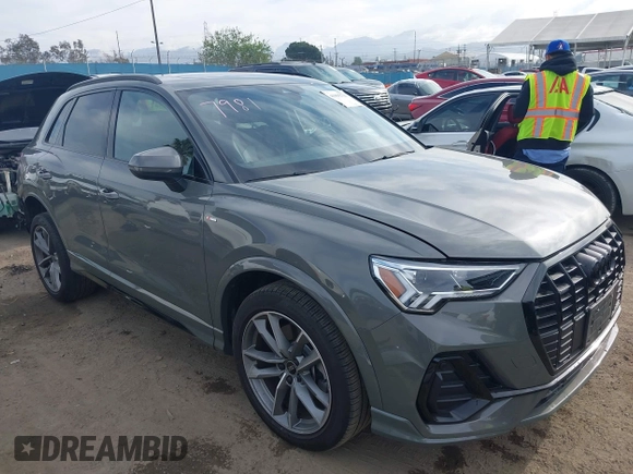 2023 Audi Q3 S line Premium z VIN WA1DECF38P1137384, wystawiony jako IAAI lot #41895727 z przebiegiem 28 529 mil mil oraz . Historia ofert i sprzedaży dostępna na DreamBid. Obrazek 1.