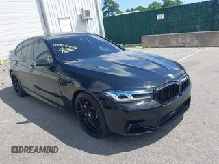 2015 BMW 5 Series 535i xDrive z VIN WBA5B3C51FD544384, wystawiony jako IAAI lot #42810878 z przebiegiem 67 014 mil mil oraz . Historia ofert i sprzedaży dostępna na DreamBid. Obrazek 1.