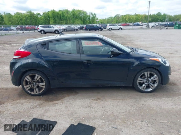 2013 Hyundai Veloster w/Black Int с VIN KMHTC6AD5DU084996, выставлен на аукционе IAAI как лот 42279292 с пробегом 179 460 миль миль и . История ставок и продаж доступна на DreamBid. Изображение 13.