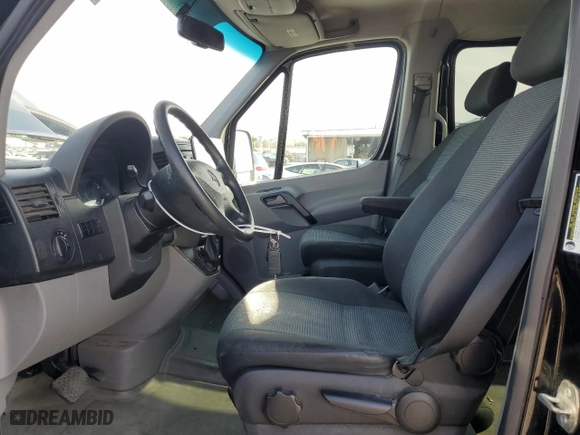 2011 Mercedes-Benz Sprinter Passenger Vans with VIN WDZPE7CC8B5578934, listed as a Copart auction lot 47296005 with 119,820 mi miles and Salvage Title. Bid and sale history available at carsss.com. Image 7.