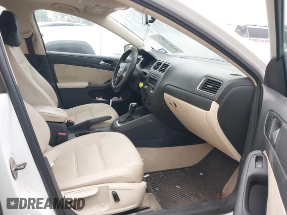 2014 Volkswagen Jetta SE with VIN 3VWD07AJ8EM296808, listed as a IAAI auction lot 41894682 with 193,898 mi miles and . Bid and sale history available at DreamBid. Image 5.