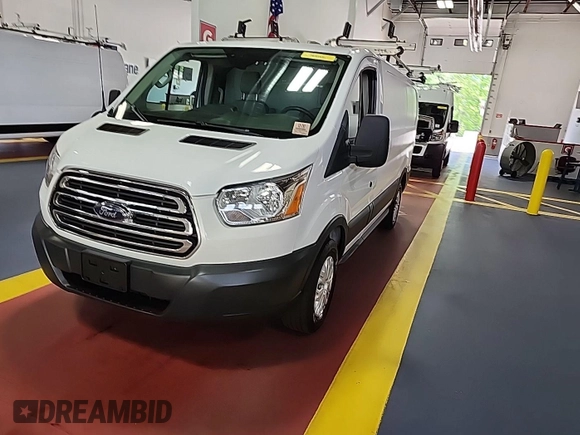 2018 Ford Transit z VIN 1FTYR1YMXJKA73548, wystawiony jako IAAI lot #42842418 z przebiegiem 111 077 mil mil oraz . Historia ofert i sprzedaży dostępna na DreamBid. Obrazek 20.